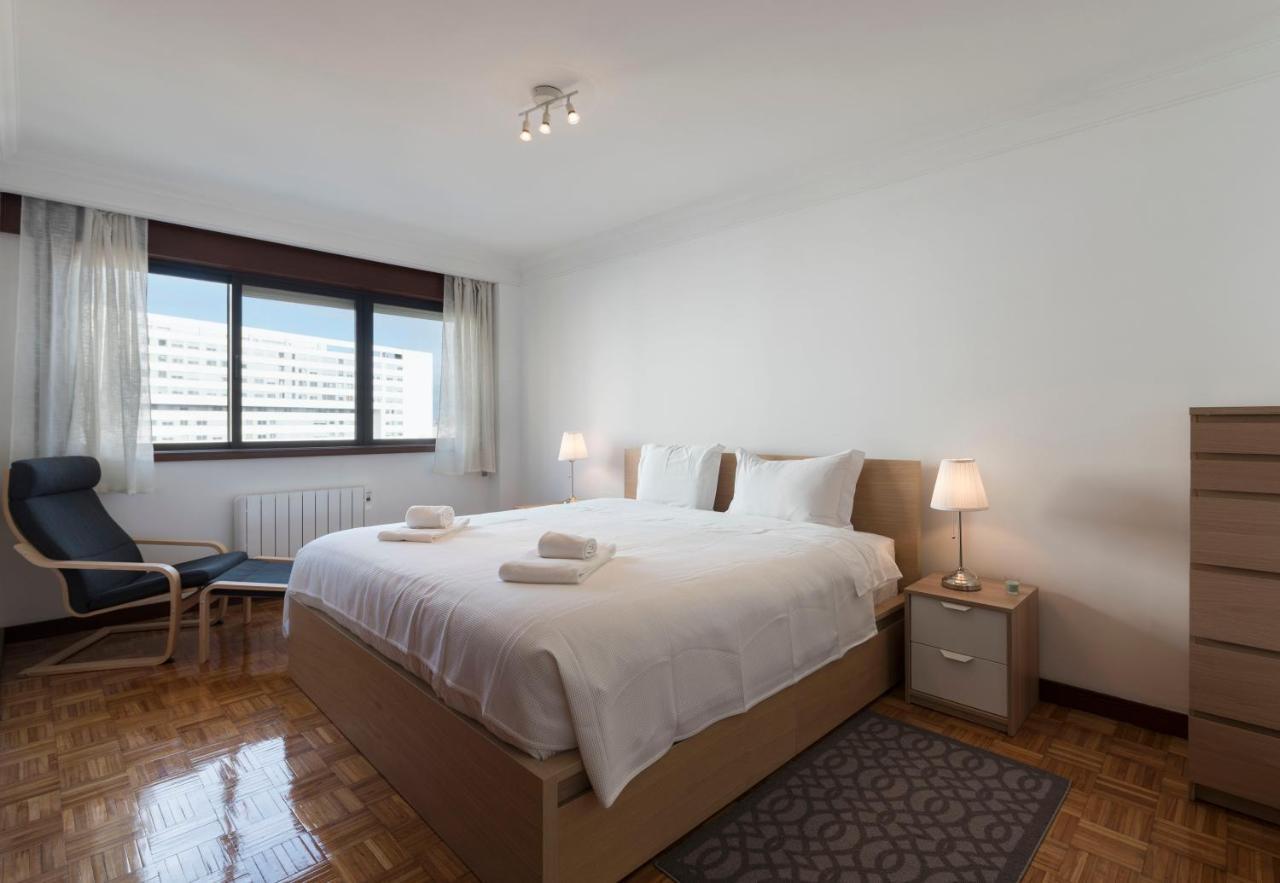 Lovelystay - Charming 3Br Flat W/ Free Parking In Devesas 빌라노바데가이아 외부 사진