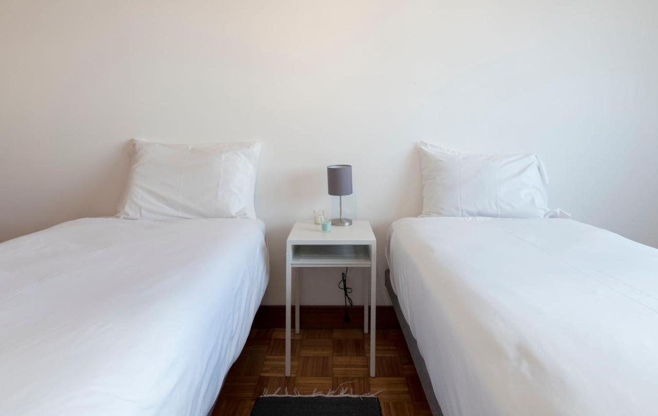 Lovelystay - Charming 3Br Flat W/ Free Parking In Devesas 빌라노바데가이아 외부 사진