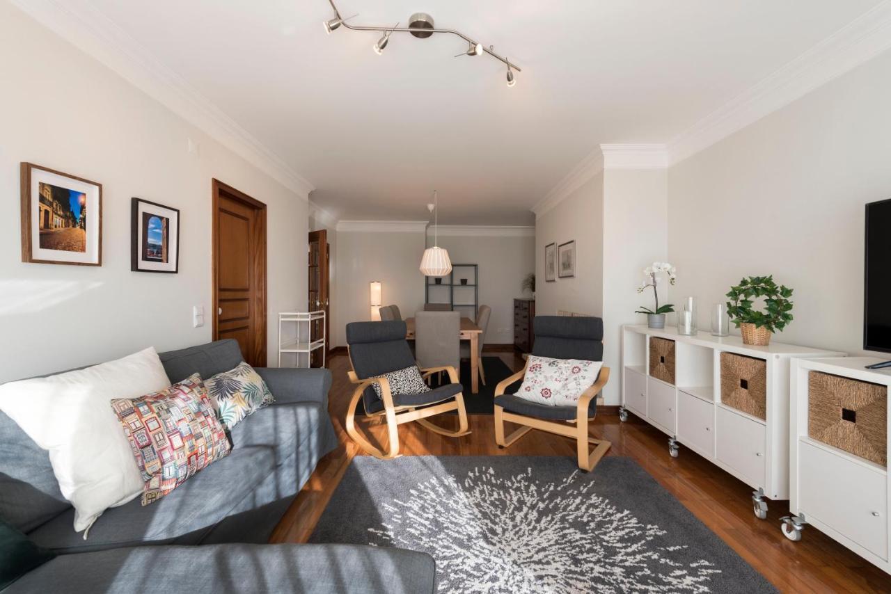 Lovelystay - Charming 3Br Flat W/ Free Parking In Devesas 빌라노바데가이아 외부 사진
