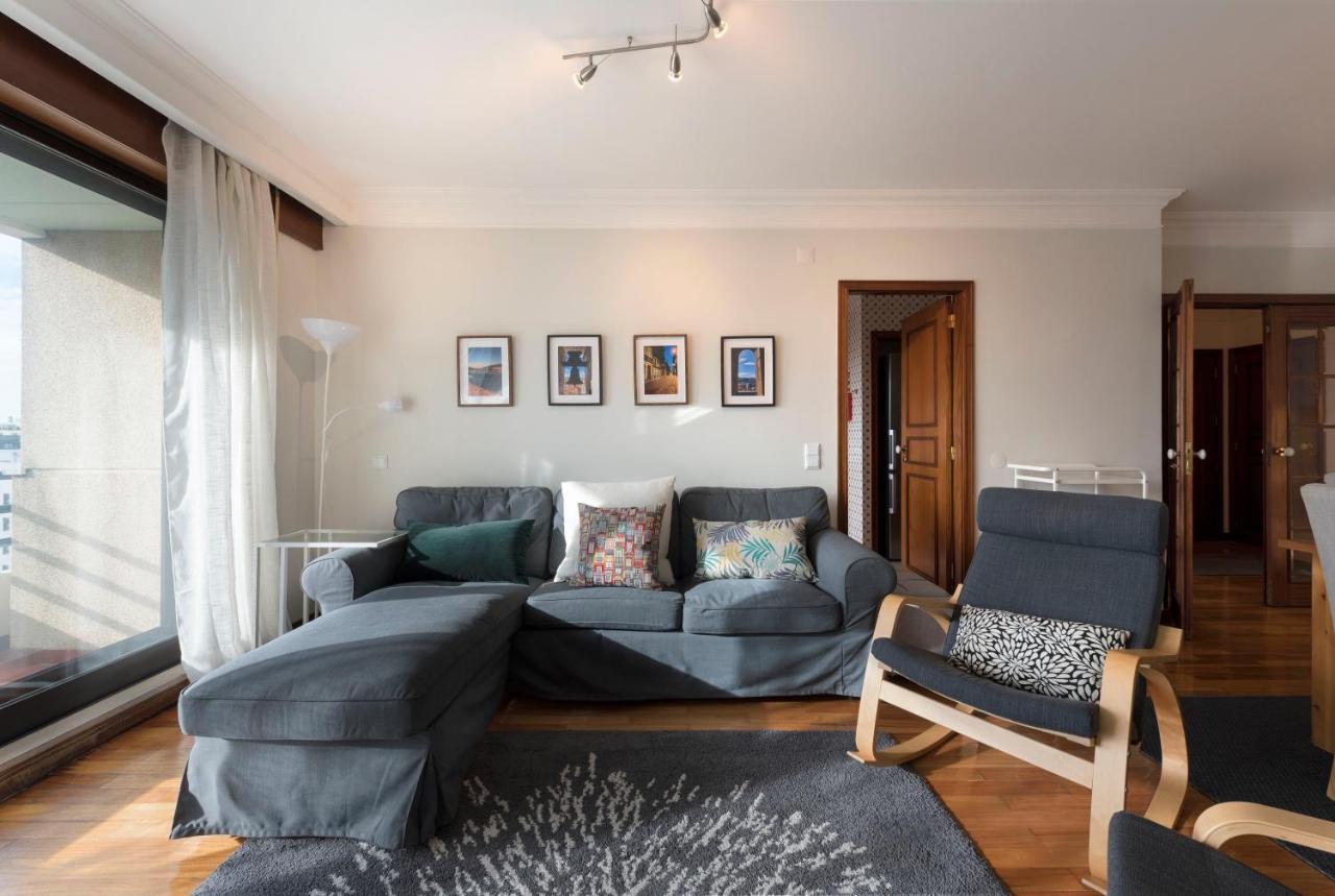 Lovelystay - Charming 3Br Flat W/ Free Parking In Devesas 빌라노바데가이아 외부 사진