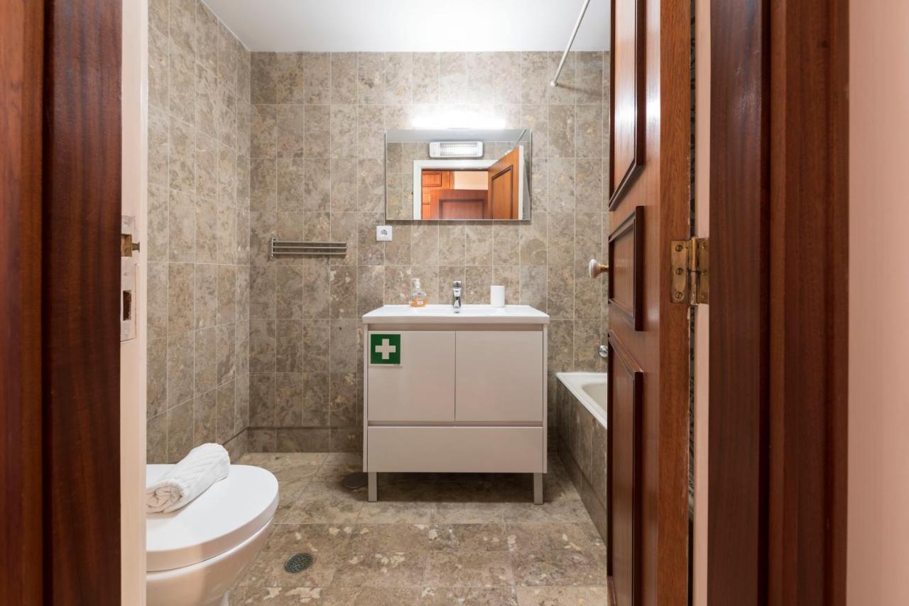 Lovelystay - Charming 3Br Flat W/ Free Parking In Devesas 빌라노바데가이아 외부 사진
