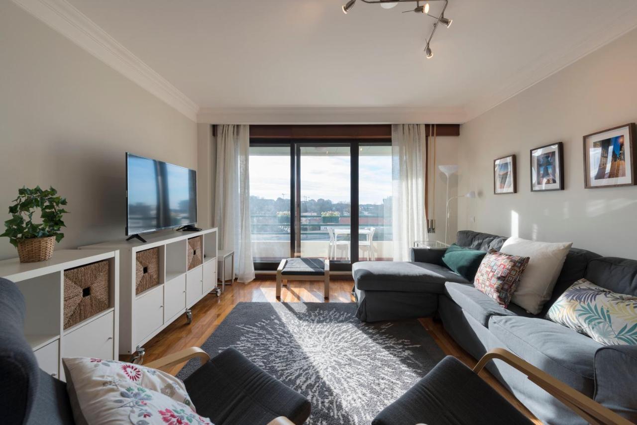 Lovelystay - Charming 3Br Flat W/ Free Parking In Devesas 빌라노바데가이아 외부 사진
