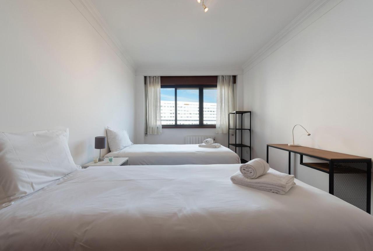 Lovelystay - Charming 3Br Flat W/ Free Parking In Devesas 빌라노바데가이아 외부 사진