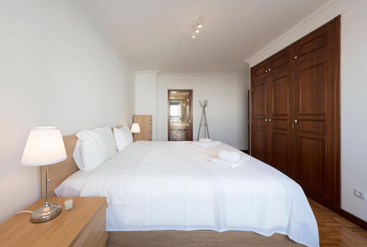 Lovelystay - Charming 3Br Flat W/ Free Parking In Devesas 빌라노바데가이아 외부 사진