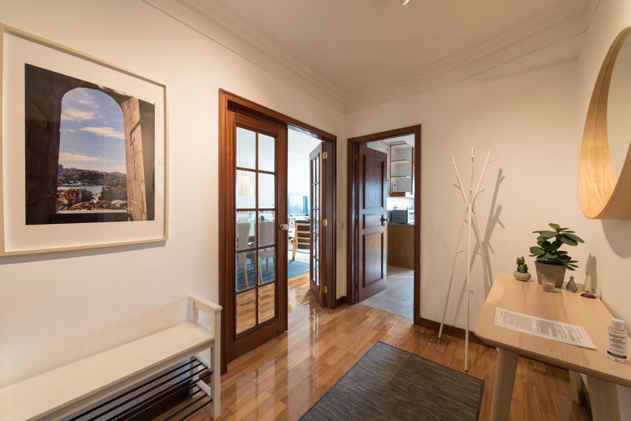 Lovelystay - Charming 3Br Flat W/ Free Parking In Devesas 빌라노바데가이아 외부 사진